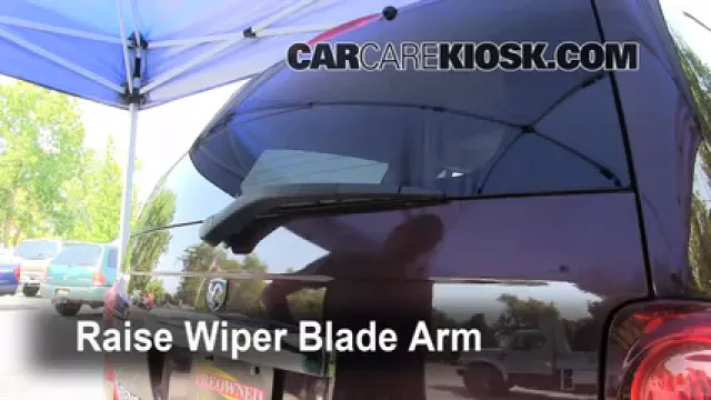 2004 Dodge Durango SLT 5.7L V8 Balais essuie-glace arrière Changer les balais des essuie-glace